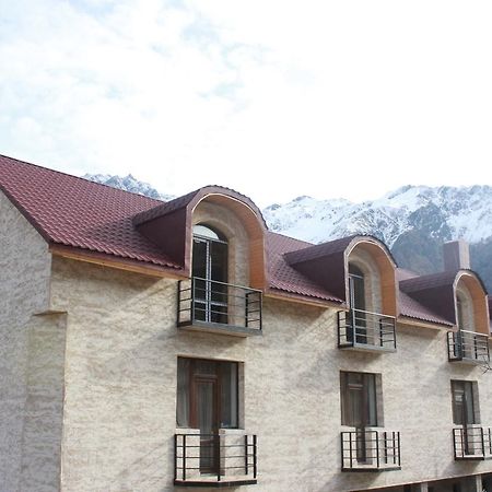 Hotel Gergeti Kazbegi Exteriör bild