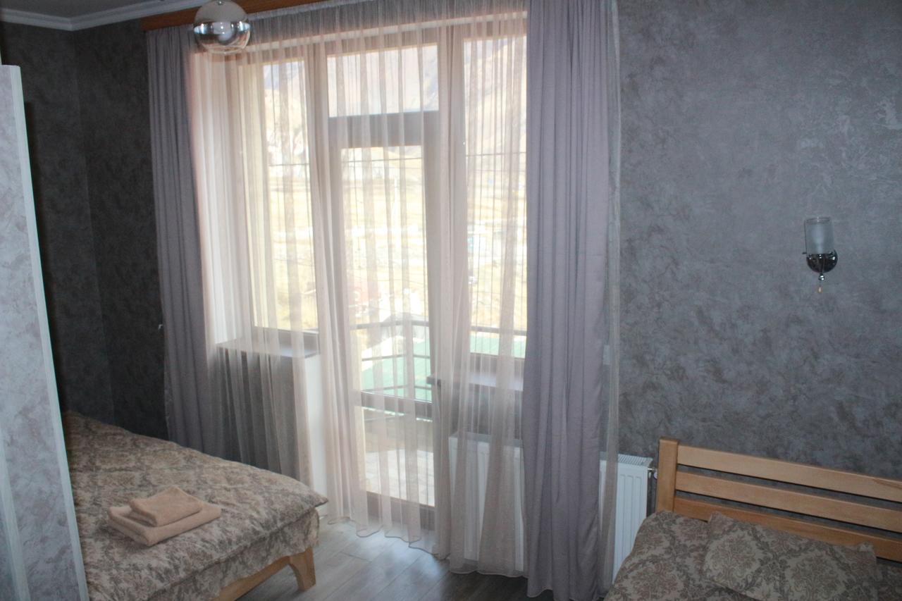 Hotel Gergeti Kazbegi Exteriör bild